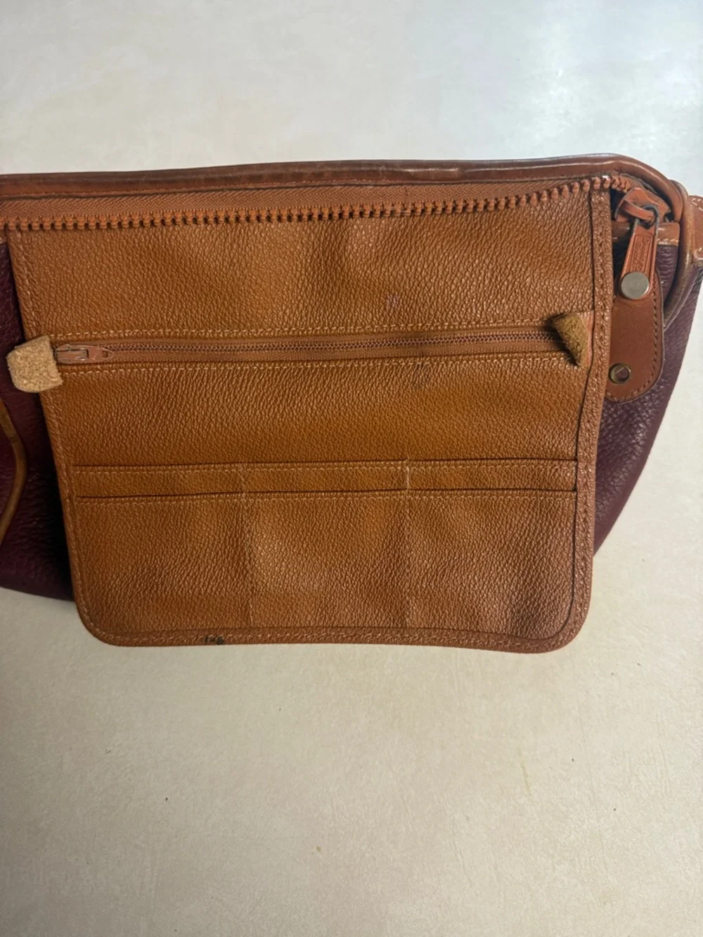 Dooney & Bourke Burgundy Pebble Leather Satchel with Tan Trim VINTAGE β¦οΈπΈπΌπ― - Picture 11 of 14